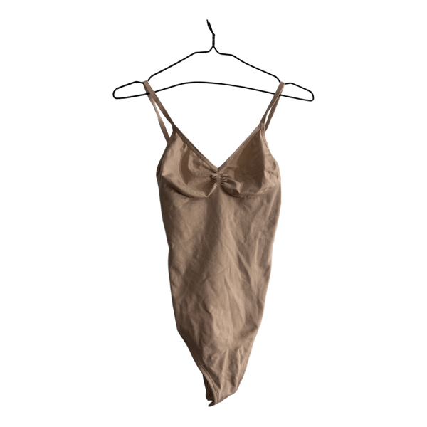 Muotoileva body