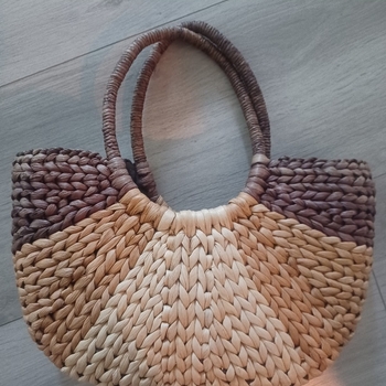 Ruskea beige punottu olkalaukku