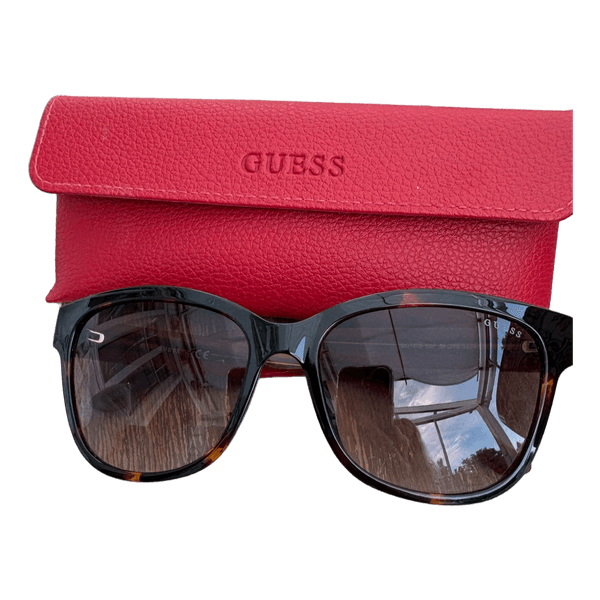 Guess aurinkolasit