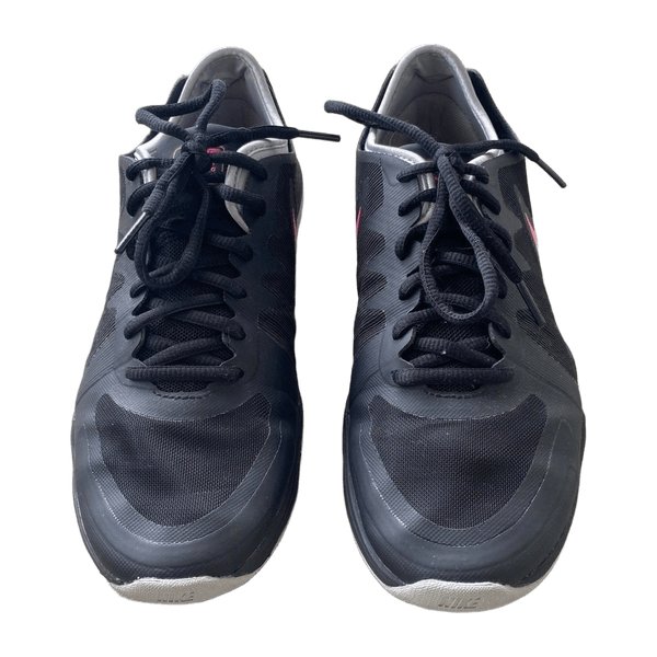 Nike sports shoes