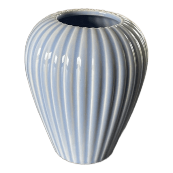 Lyseblå rillet vase
