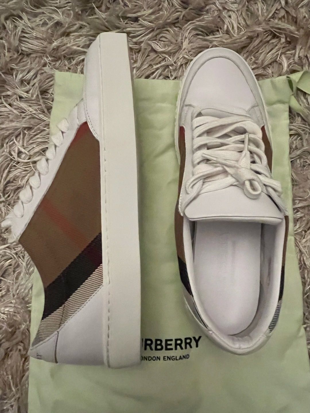 Burberry sneakers