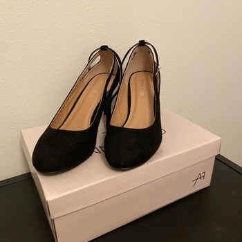Anna field heels