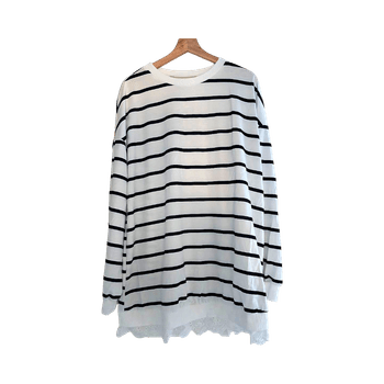 Valkoinen raidallinen pusero