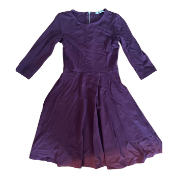 Viininpunainen mekko