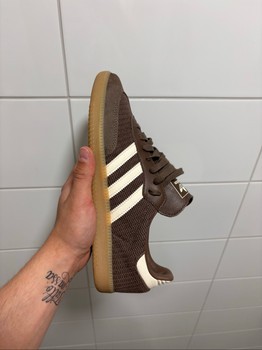 Ruskeat Adidas samba lenkkarit