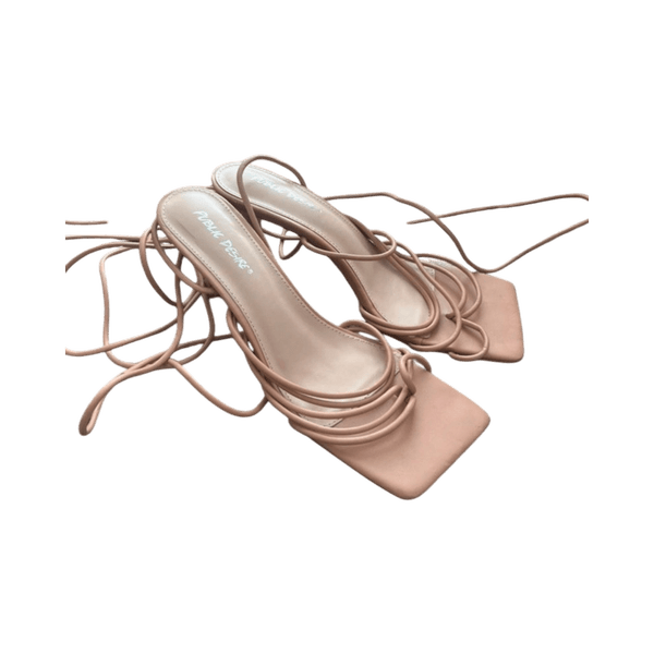 beige nauhalliset sandaalit