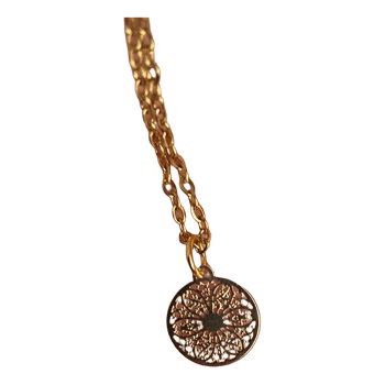 Kultasävyinen medaljonkikaulakoru