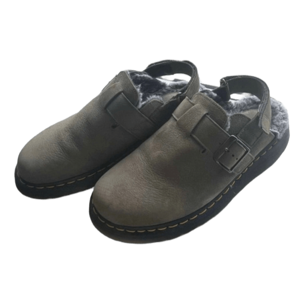 Dr. Martens sandaler med foer