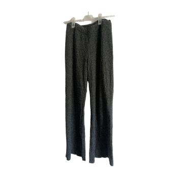 Noisay may jeans