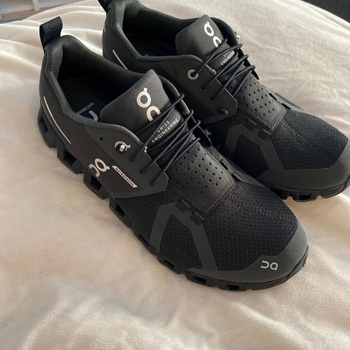 On running sports shoes