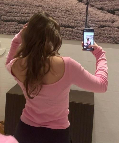 Pink ribbet langærmet bluse