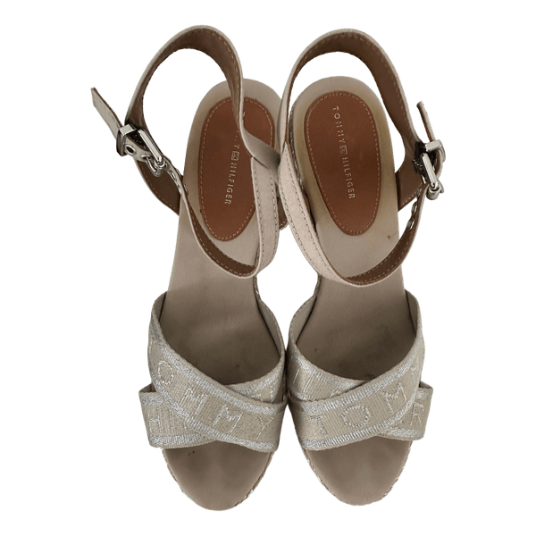 Beige Tommy Hilfiger kiilakorkosandaalit, koko 39