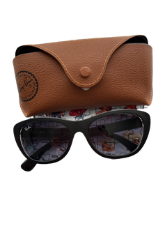 Black cat eye sunglasses