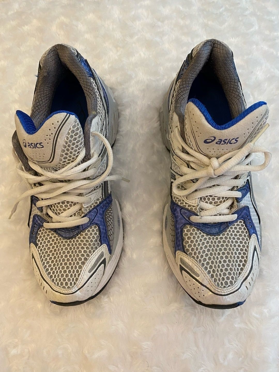 Asics sports shoes