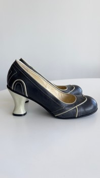 Black leather heels size 40