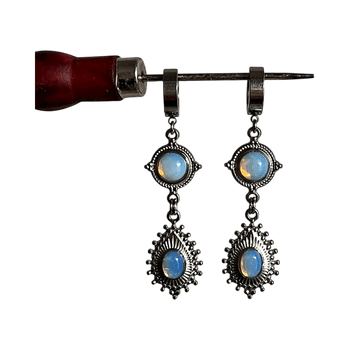 Hopeiset riipuskorvakorut