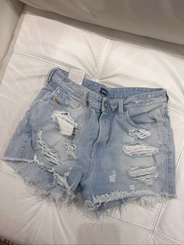 Diesel vaaleansiniset shortsit