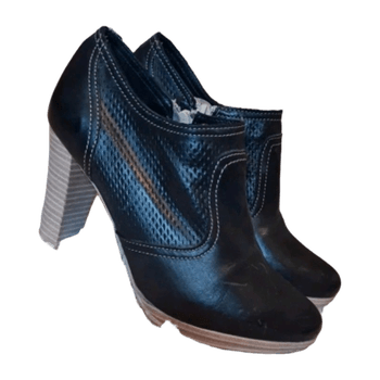 Sowhat heels