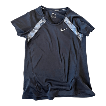 Musta Nike juoksupaita