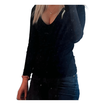 Musta pitkähihainen paita