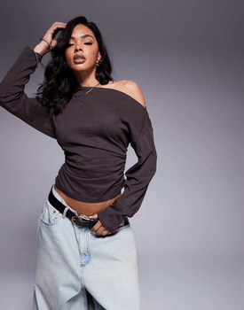 Ruched side long sleeve tee