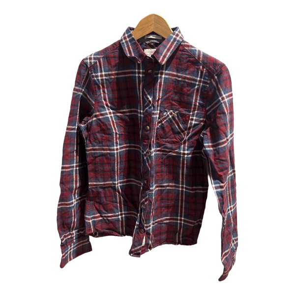 M sized Peak Performance collared shirt