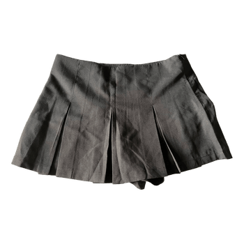 Black pleated skort