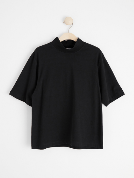 Short sleeve top