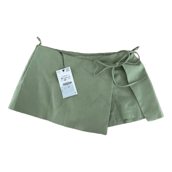 Grøn skort med bindebånd