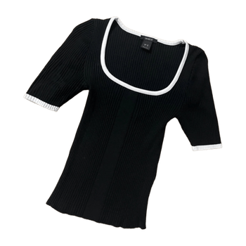 Black and white knitted top