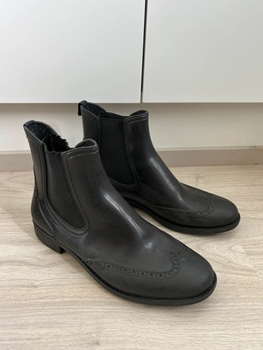 Black chelsea ankle boots