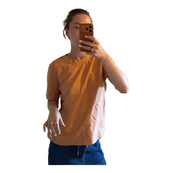 Orange t-shirt
