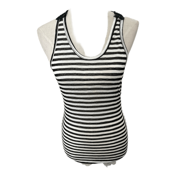 Raidallinen toppi pitsisellä selkäosalla m