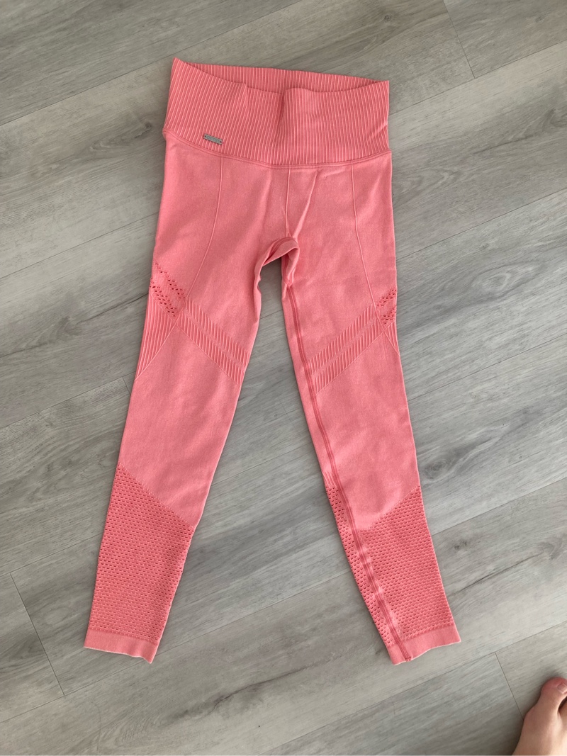 Pink seamless leggings