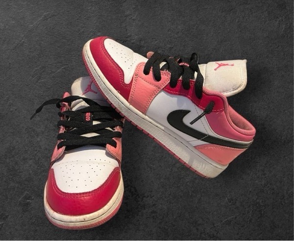 Pink shoes