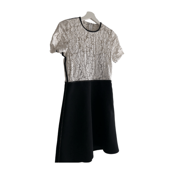 Muotikuu dress