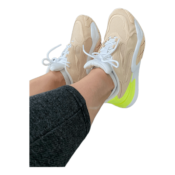 Beige Puma sneakers