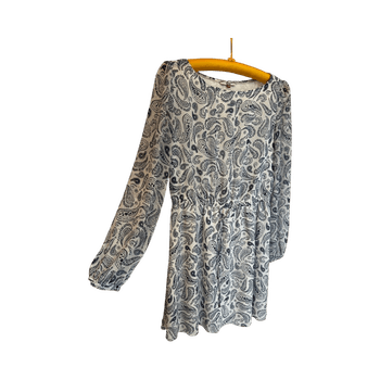 Valkoinen paisley-minimekko