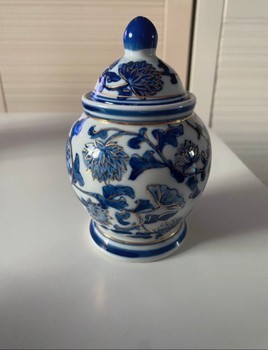 Porcelain lidded jar
