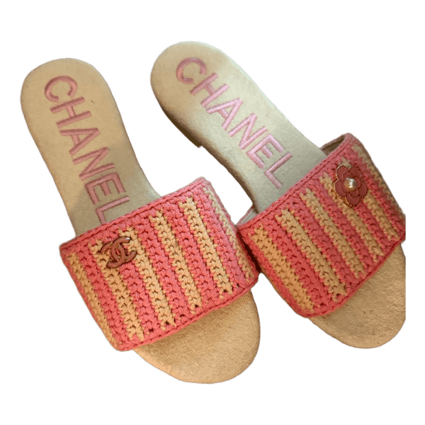 Pink crochet sandaler