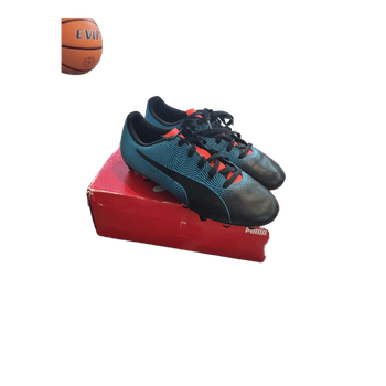 Puma jalkapallokengät