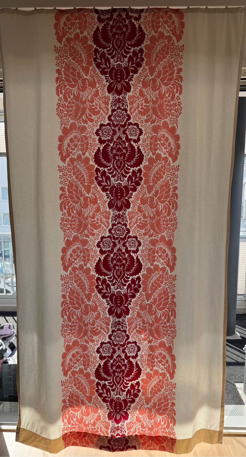 Marimekko Ananas-puuvillasatiiniverho 2,5 m