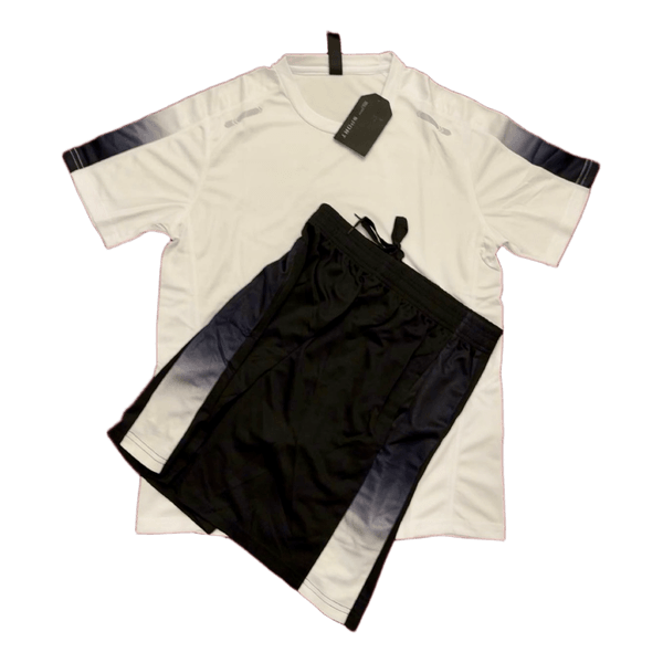 Sportswear t-shirt and shorts set
