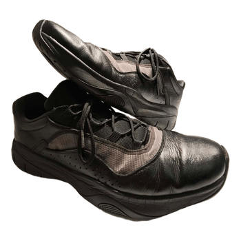 Black leather casual shoes