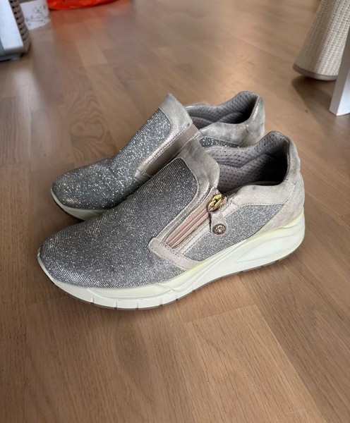 OIS sneakers 38 leather details Made In Italy