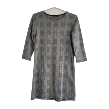 Ruudullinen mekko 3/4 hihoilla