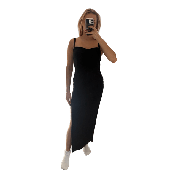 Musta midi slit mekko
