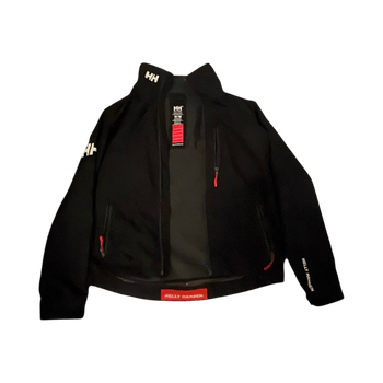 Musta softshell-takki