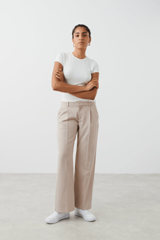Low waist trousers